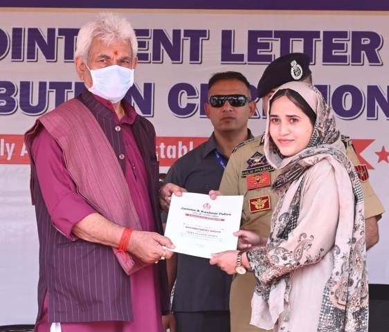 LG hands over Appointment Letters to Newly Recruited Constables of Jammu Kashmir Police