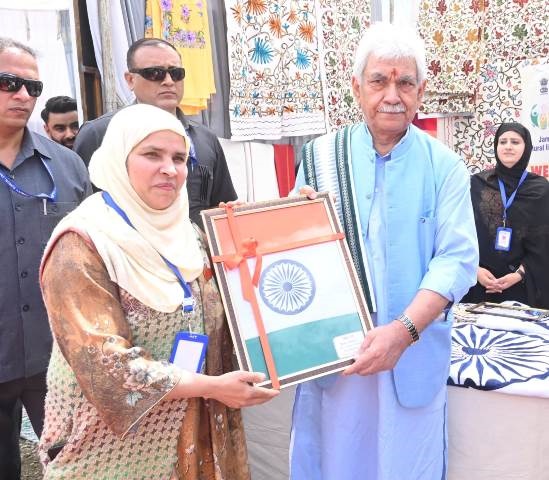 Lieutenant Governor Visits Vibrant Village Trehgam in Kupwara