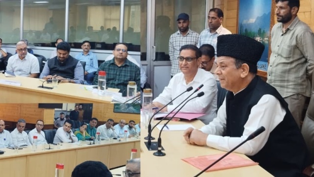 Speaker reviews preparations for JKLA Autumn session