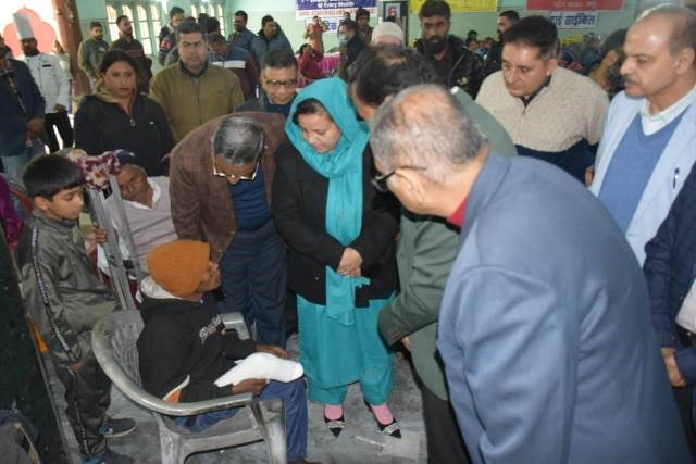  Sakeena Itoo distributes Artificial Limbs, Clutches, Callipers, Wheelchairs among specially abled