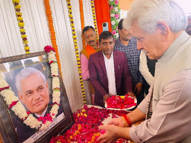 JK LG pays tribute to Atal Bihari Vajpayee and  Pt Madan Mohan Malaviya on their birth anniversary