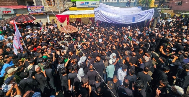  Lieutenant Governor joins Youm-e-Ashura’s Zuljinah procession at Zadibal in Srinagar