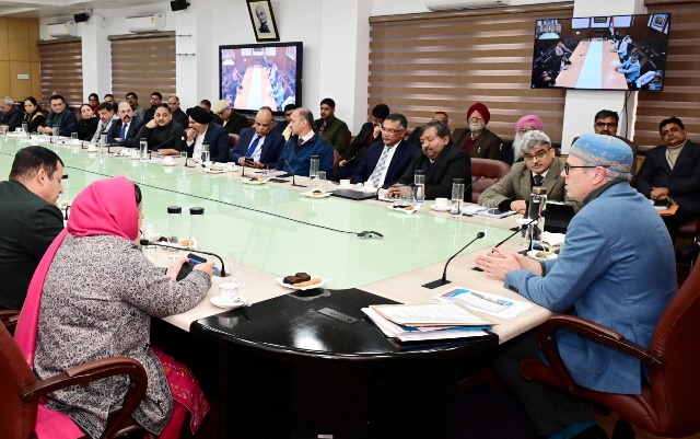 JK CM chairs pre-budget meeting with public representatives of Jammu, Samba districts