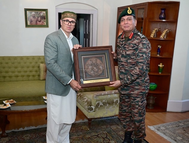  Army Chief General Dhiraj Seth calls on CM Omar Abdullah in Srinagar