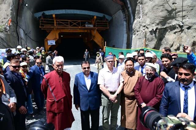CM Omar Abdullah, Union Minister Nitin Gadkari jointly inspect progress of Zojila Tunnel project